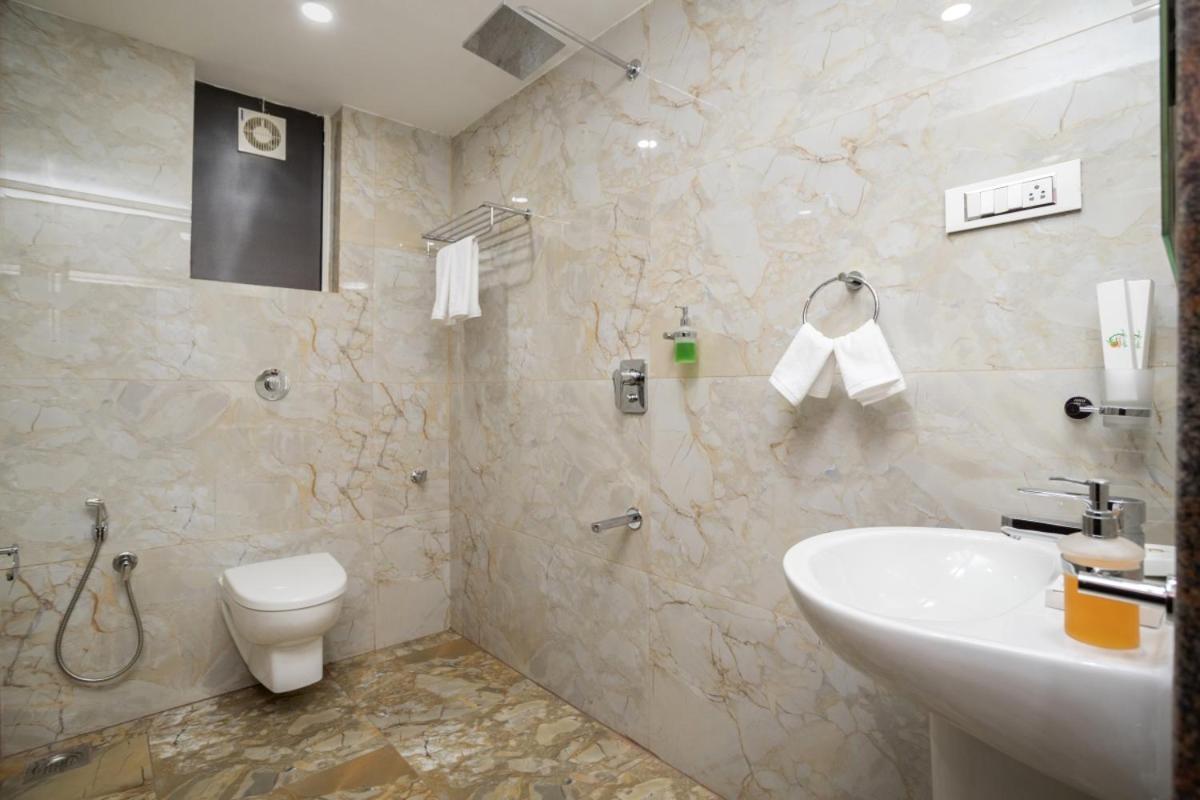Sairaj Beach Resort 칼랑굿 외부 사진