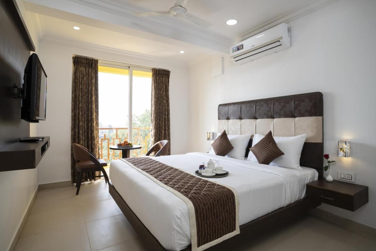 Sairaj Beach Resort 칼랑굿 외부 사진